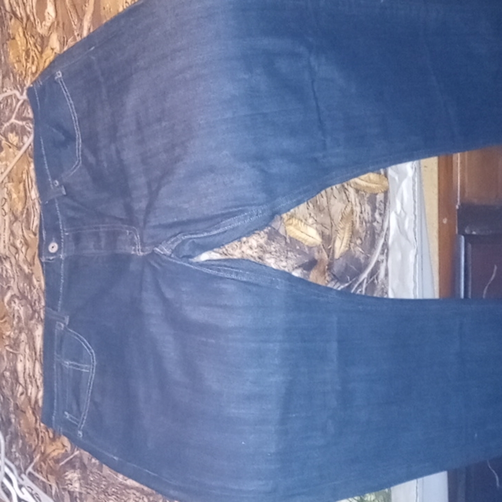 New Levi's size 40x32. Dark color men's jeans